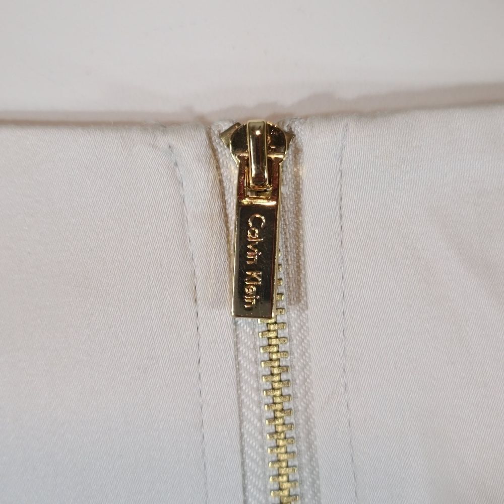 Calvin Klein  - Picture 5 of 7